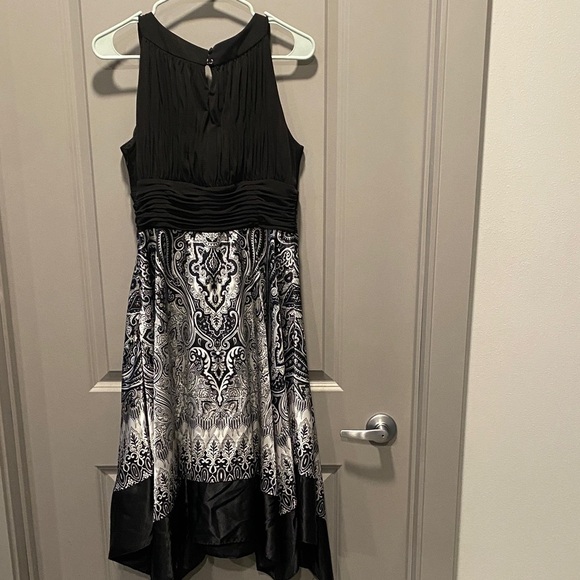 Elegant Melrose Black and White Midi Dress Size 14 - Picture 7 of 8